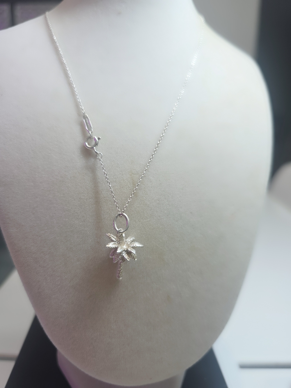 Authenthic Tiffany And Co. Palm Tree Pendant Necklace - S